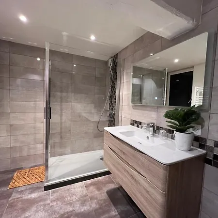 Les Maisons D'augustine, Nouvelle Demeure De La Cour Ste Catherine Hébergement de vacances *