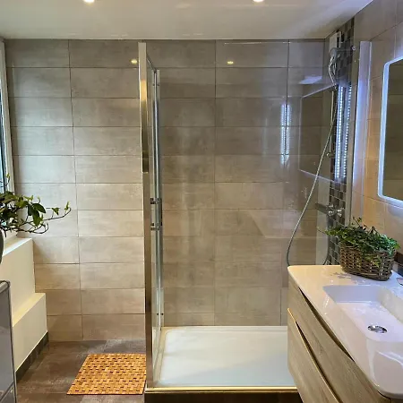 Les Maisons D'augustine, Nouvelle Demeure De La Cour Ste Catherine Hébergement de vacances *