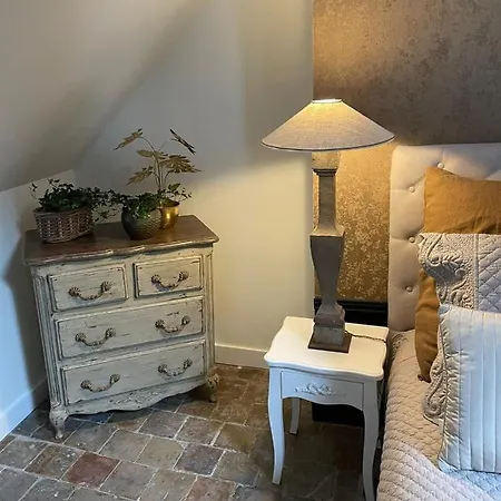 Semesterbostad Les Maisons D'augustine, Demeure De Charme De La Cour Ste Catherine