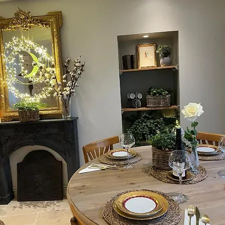 Les Maisons D'augustine, Nouvelle Demeure De La Cour Ste Catherine Hébergement de vacances *