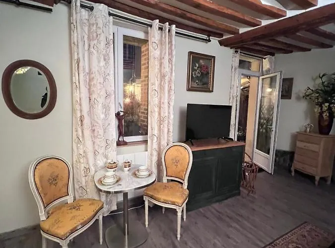 Les Maisons D'augustine, Demeure De Charme De La Cour Ste Catherine