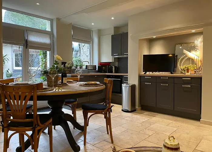 Les Maisons D'augustine, Demeure De Charme De La Cour Ste Catherine Ονφλέρ