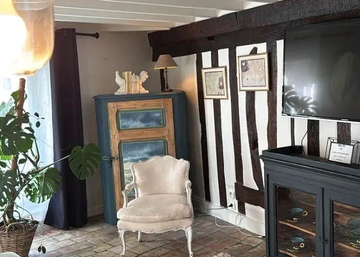 Holiday home Les Maisons D'augustine, Demeure De Charme De La Cour Ste Catherine