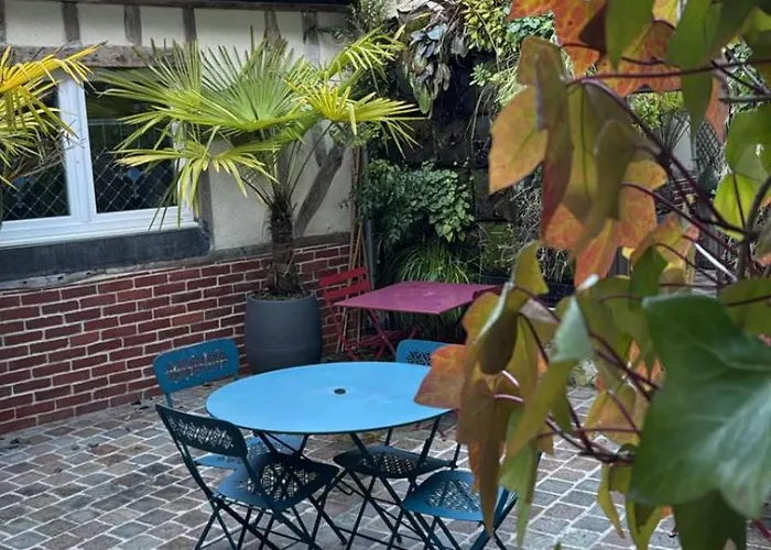 Les Maisons D'augustine, Demeure De Charme De La Cour Ste Catherine بيت للعطل *