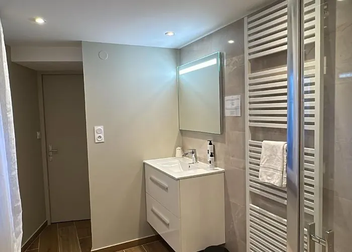 بيت للعطل Les Maisons D'augustine, Demeure De Charme De La Cour Ste Catherine